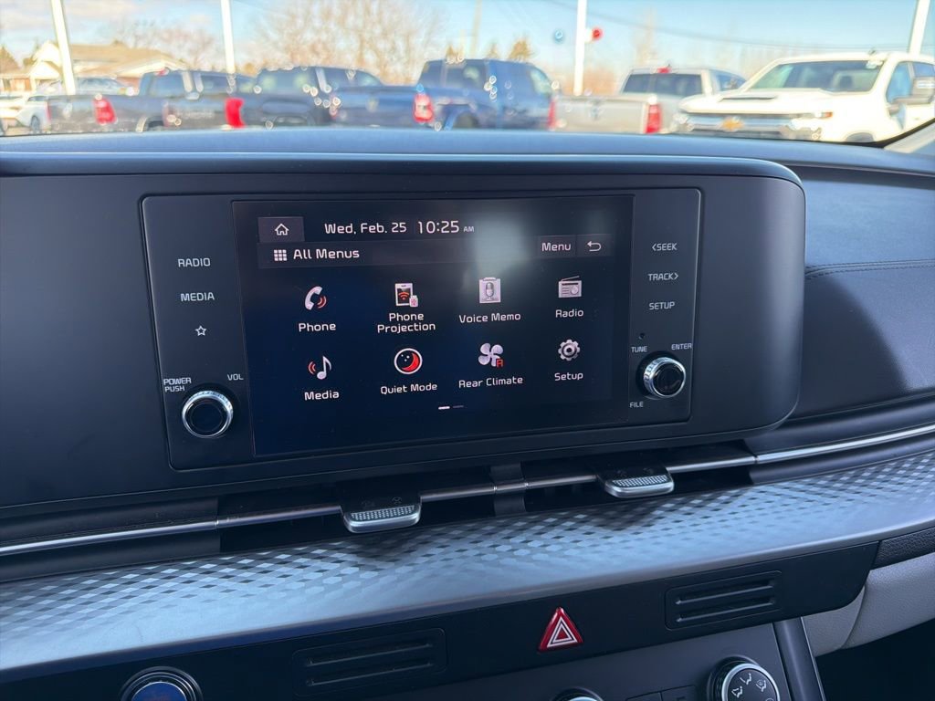 Used 2024 Kia Carnival LX image 15