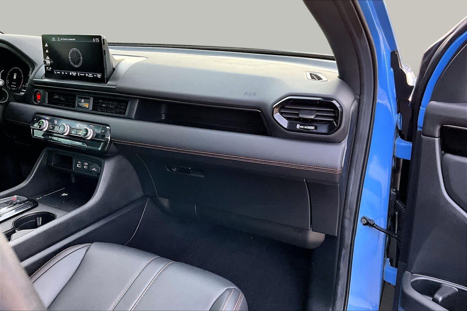 Used 2025 Honda Pilot TrailSport image 18