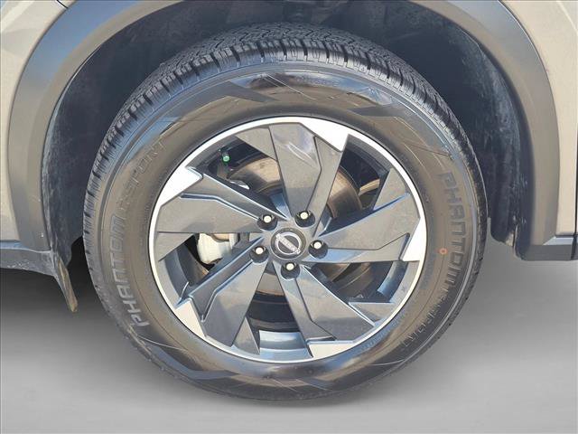 Used 2024 Nissan Rogue SV AWD/4WD image 24