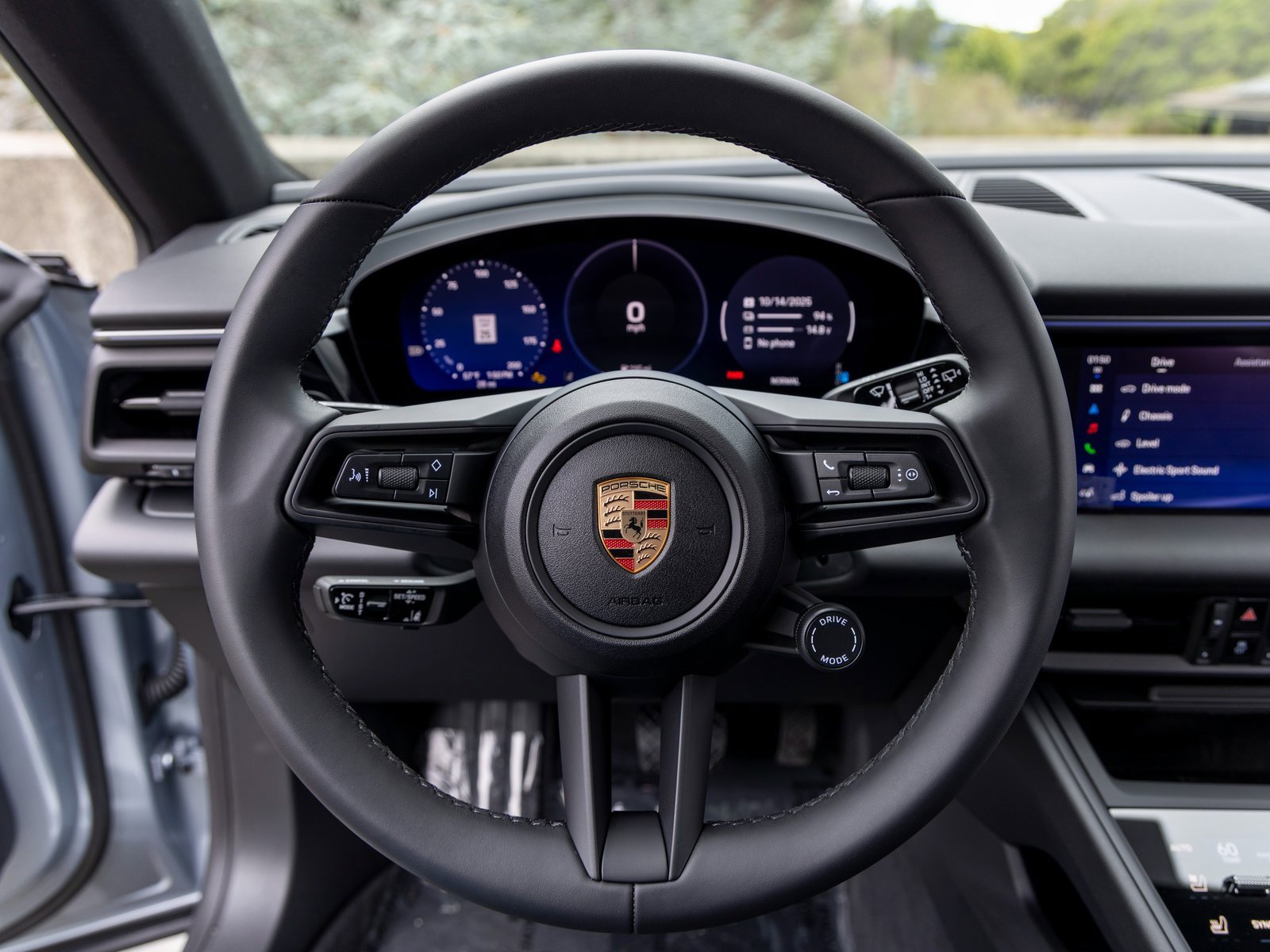 New 2025 Porsche Macan Electric image 31