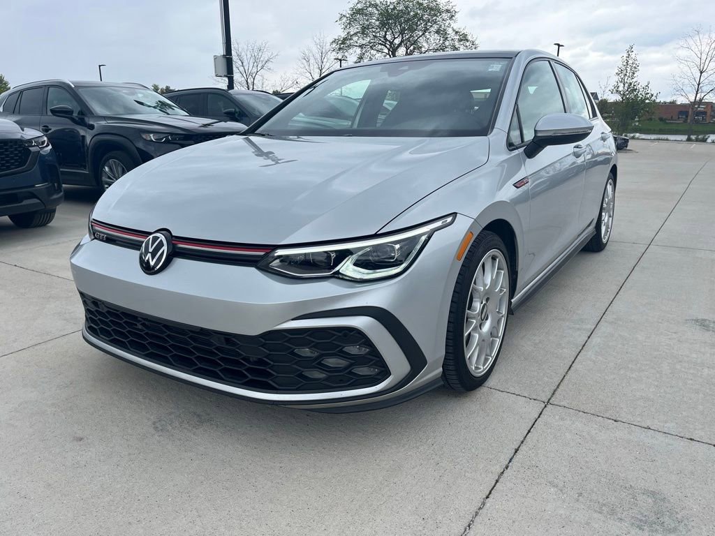 Used 2022 Volkswagen GTI SE FWD image 4