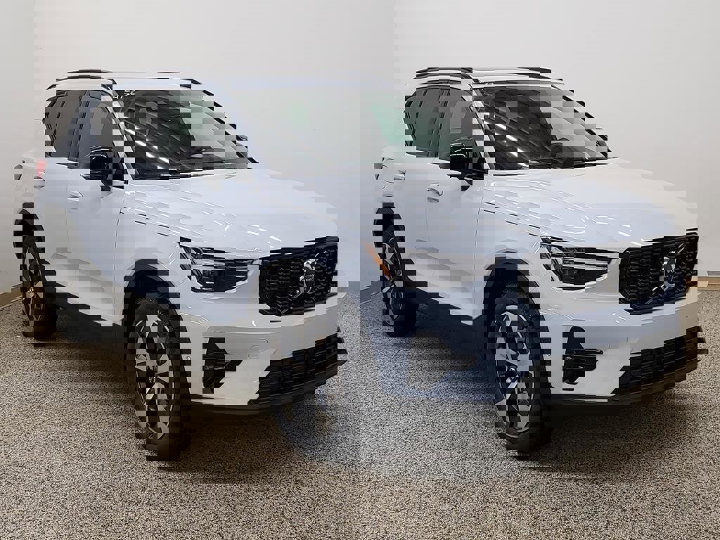 New 2026 Volvo XC40 B5 Plus w/ Protection Package Premier