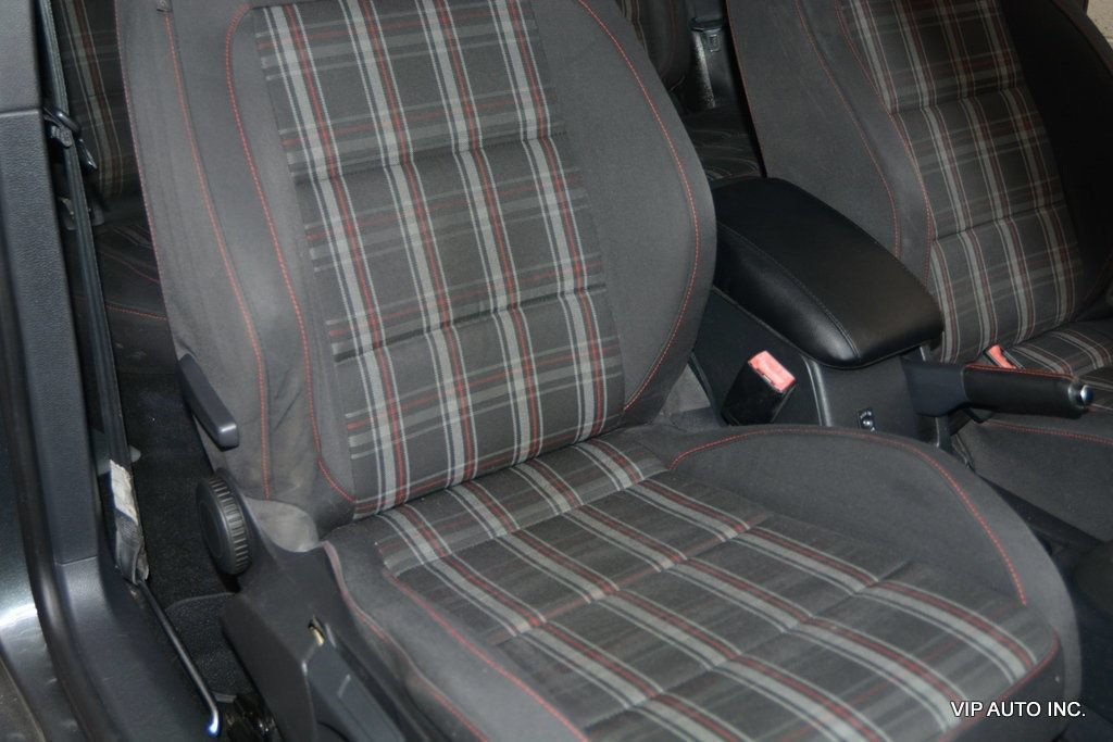 Used 2011 Volkswagen GTI 2-Door FWD image 18