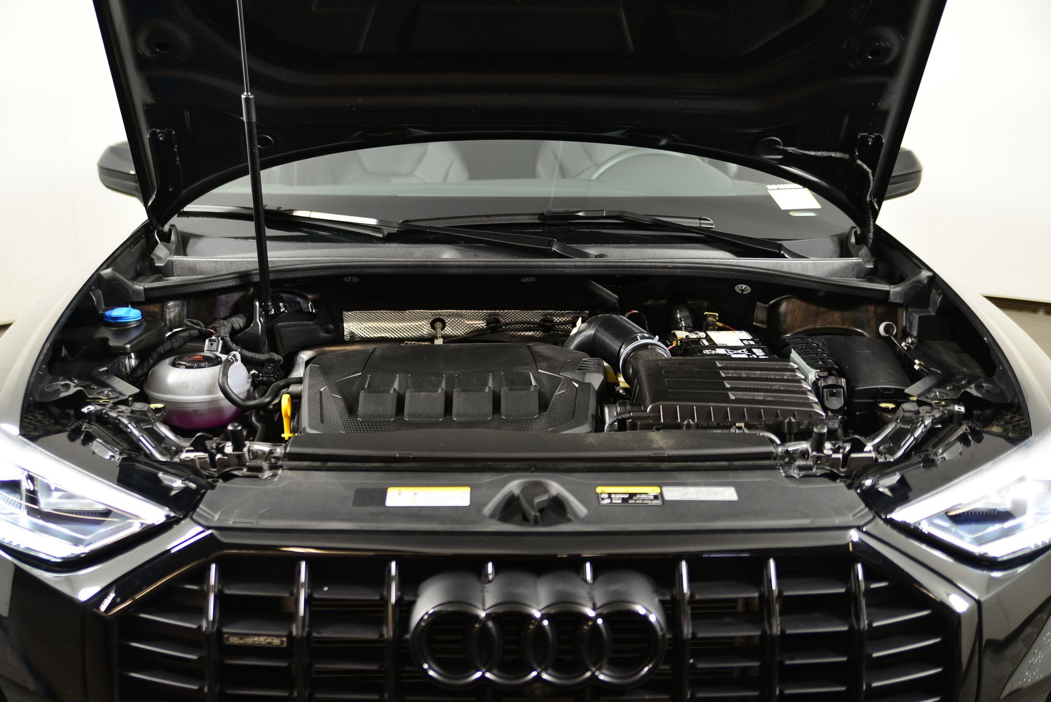 Certified 2025 Audi Q3 2.0T Premium Plus w/ Premium Plus Package image 17