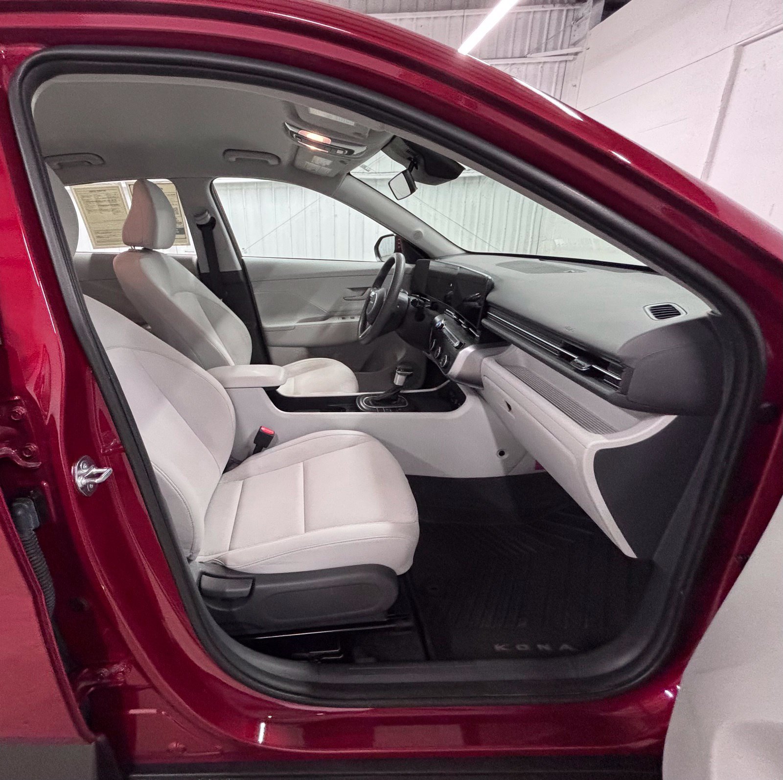 Certified 2025 Hyundai Kona SE FWD image 18