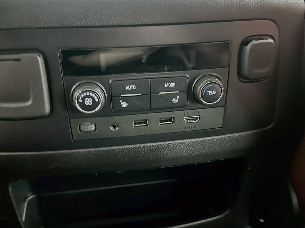 Used 2019 Chevrolet Tahoe Premier w/ Premier Plus Edition AWD/4WD image 32