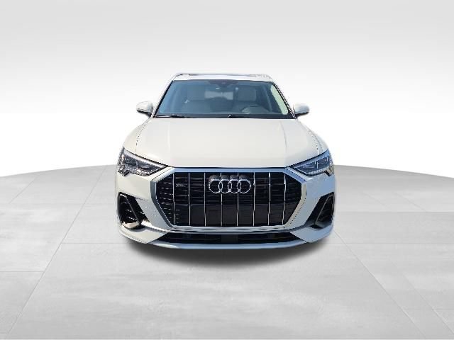 Used 2023 Audi Q3 2.0T Premium Plus AWD/4WD image 3