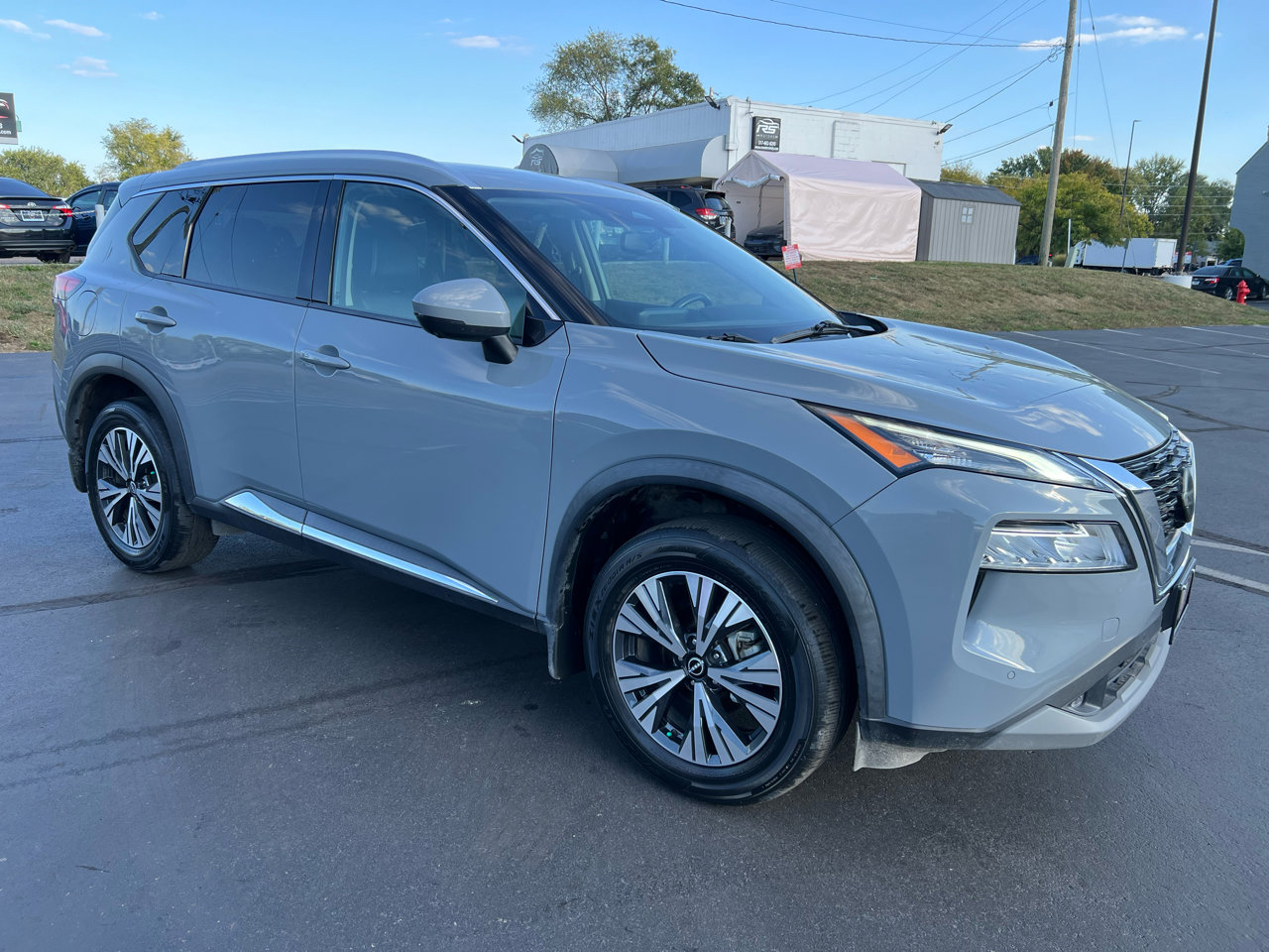 Used 2021 Nissan Rogue SL w/ Premium Package image 11