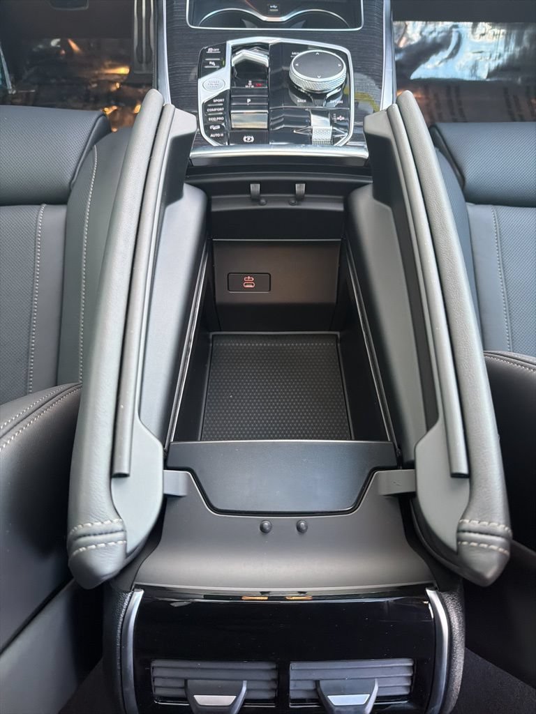 New 2026 BMW X7 M60i image 29