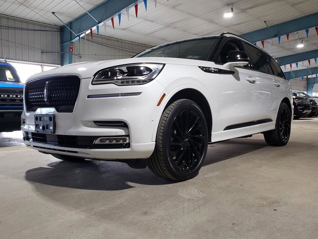 Used 2024 Lincoln Aviator Reserve w/ Equipment Group 201A image 3