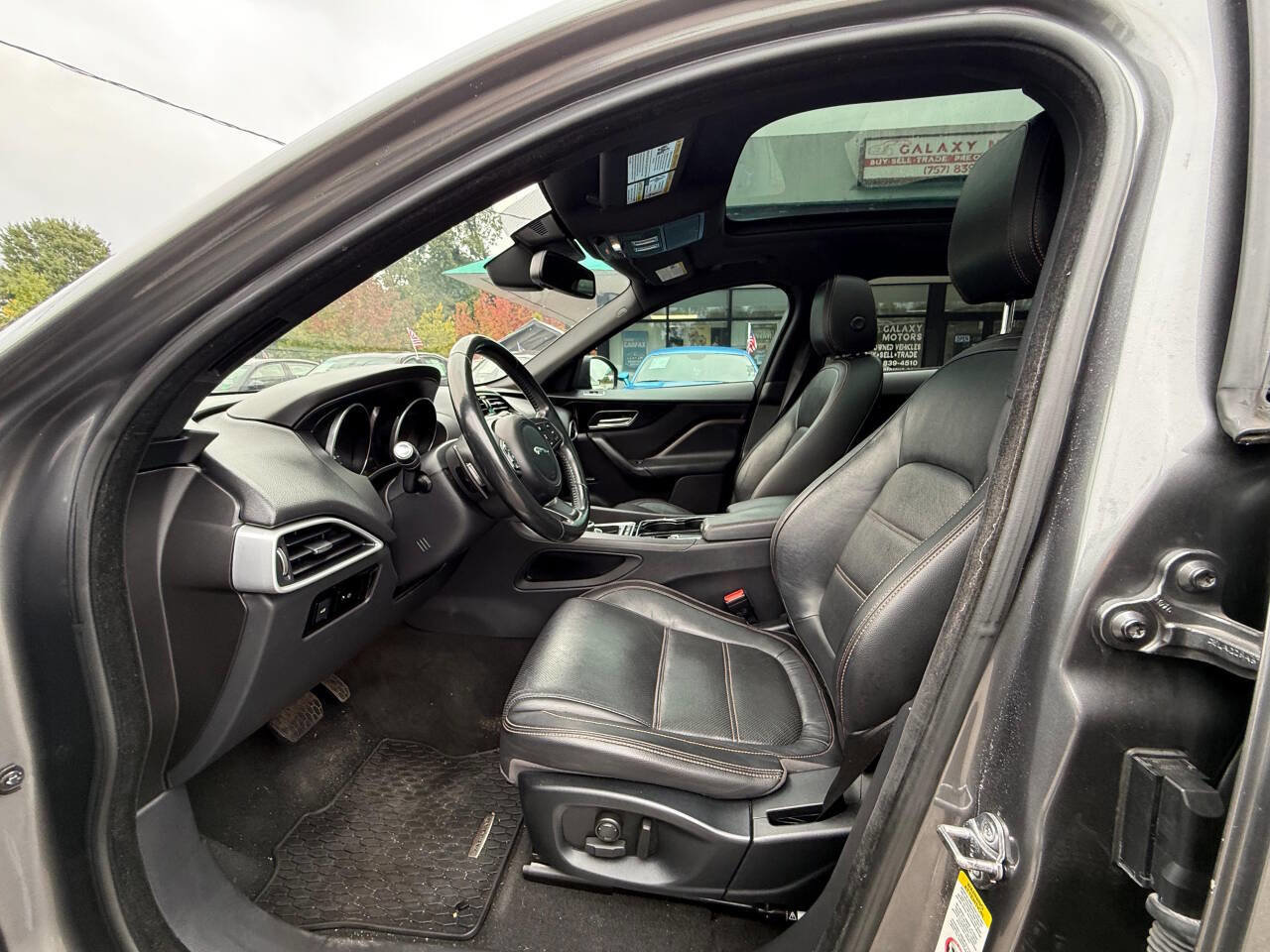 Used 2017 Jaguar F-PACE Prestige AWD/4WD image 17