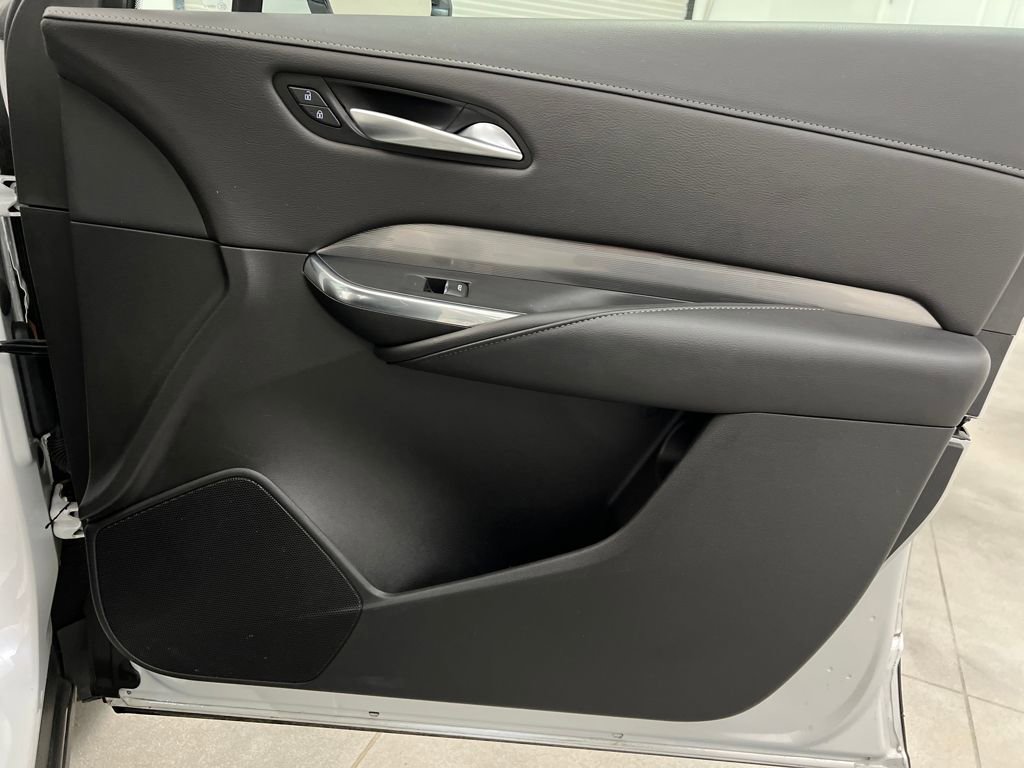 Used 2024 Cadillac XT4 Premium Luxury image 25