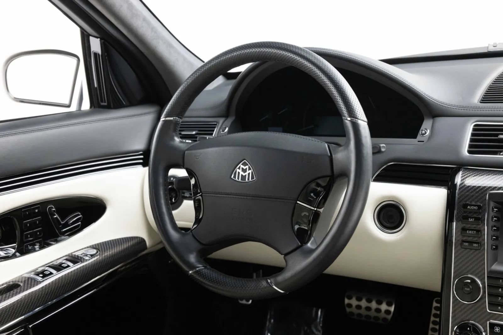 Used 2009 Maybach 62 S RWD image 10