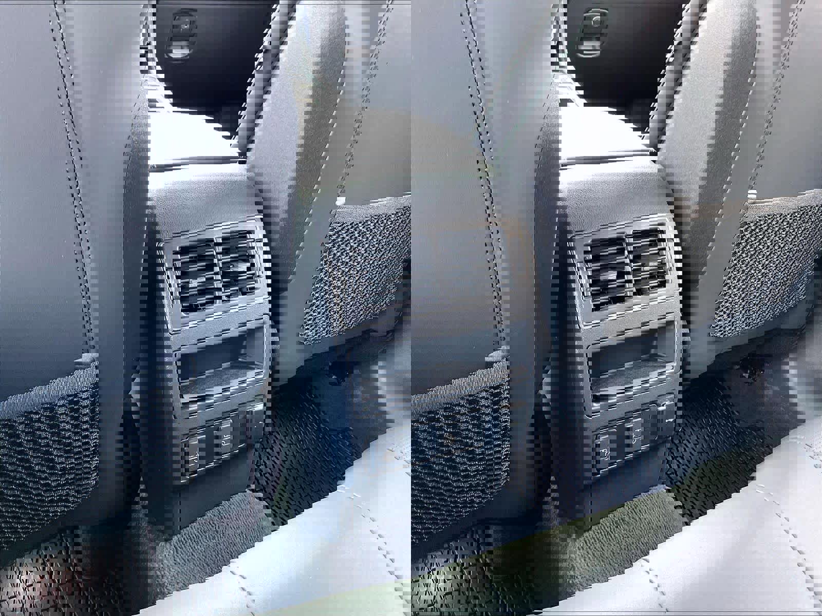 Used 2025 Jaguar F-PACE R-Dynamic S image 37