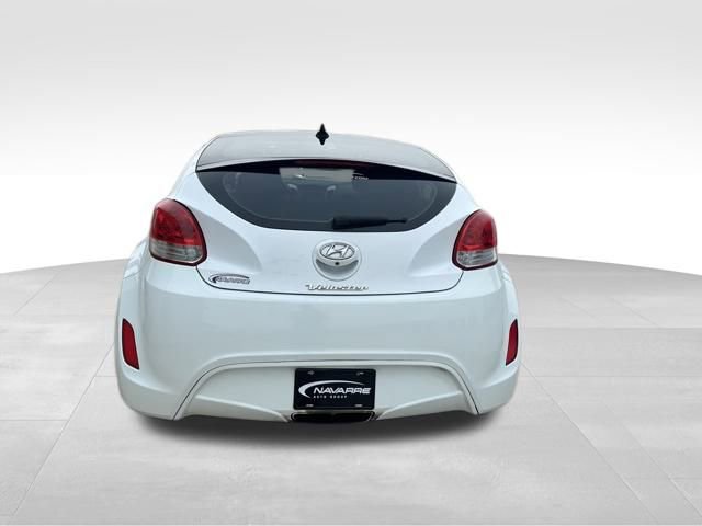 Used 2017 Hyundai Veloster Value Edition image 8