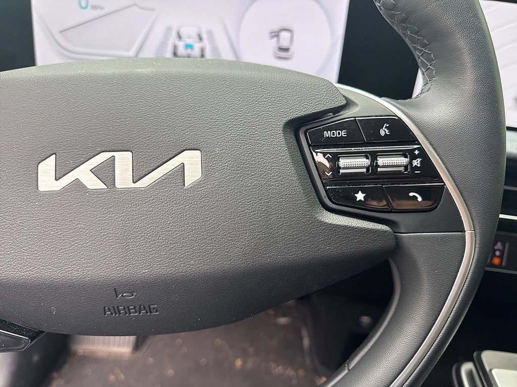 Used 2024 Kia EV6 Light AWD/4WD image 15