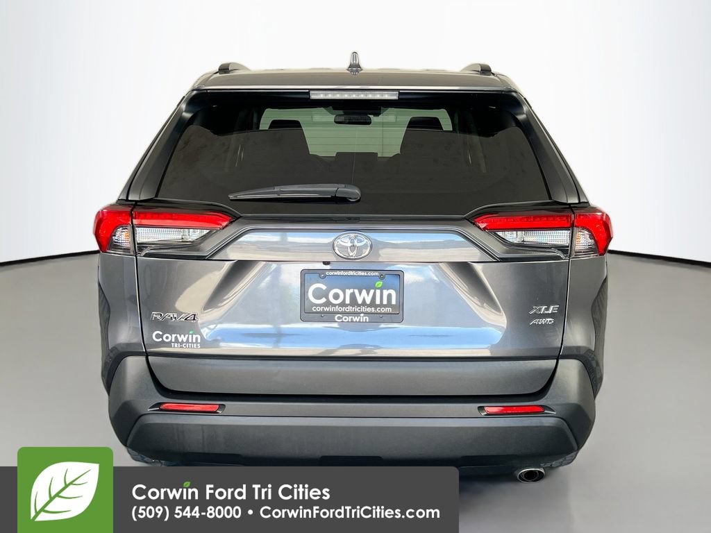 Used 2020 Toyota RAV4 XLE w/ XLE Grade Weather Package AWD/4WD image 13