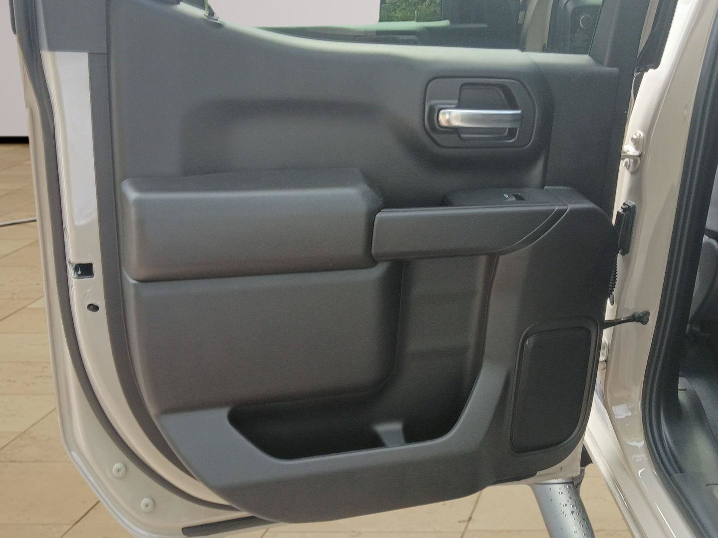 New 2026 Chevrolet Silverado 1500 Custom w/ LPO, Dark Essentials Package AWD/4WD image 18