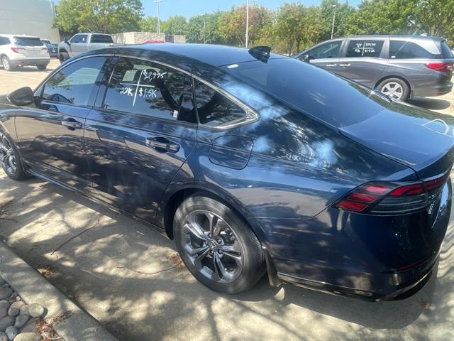 Used 2024 Honda Accord EX-L image 9
