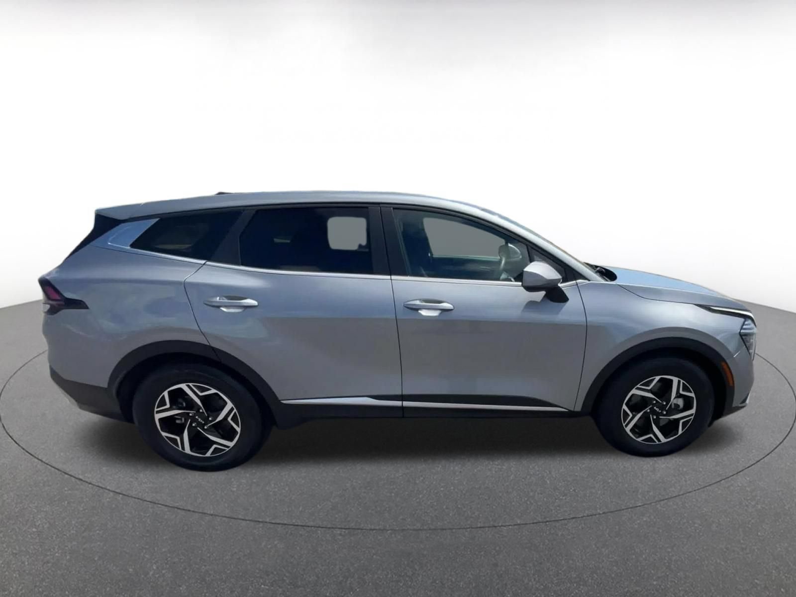 Used 2025 Kia Sportage LX FWD image 15