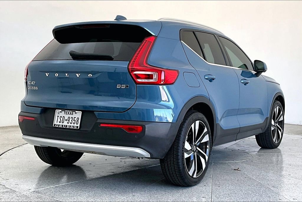 Used 2023 Volvo XC40 B5 Ultimate w/ Protection Package Premier image 2