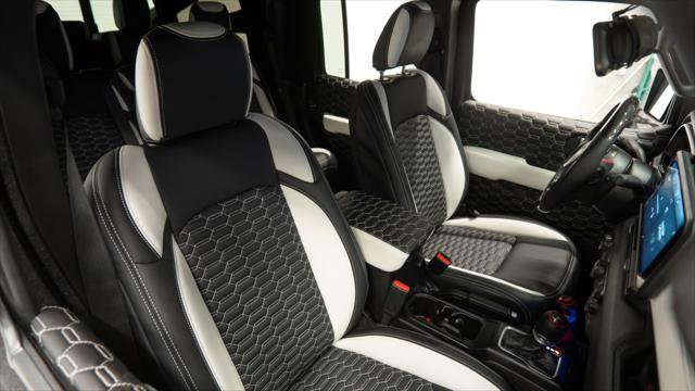 Used 2025 Jeep Gladiator Sport image 12