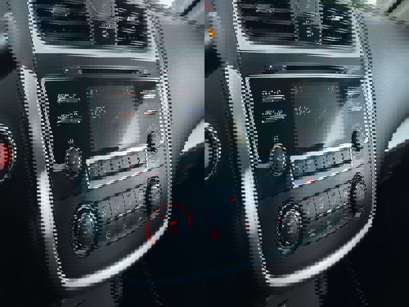 Used 2017 Nissan Altima 2.5 SR w/ LED Appearance Package image 18