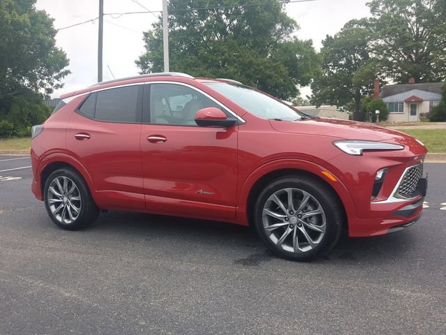 Used 2026 Buick Encore GX Avenir w/ Avenir Technology Package FWD image 2