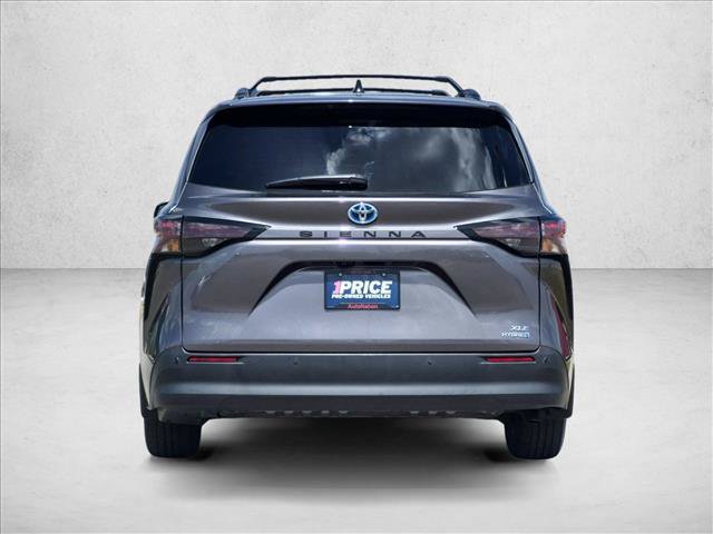 Used 2024 Toyota Sienna XLE FWD image 7