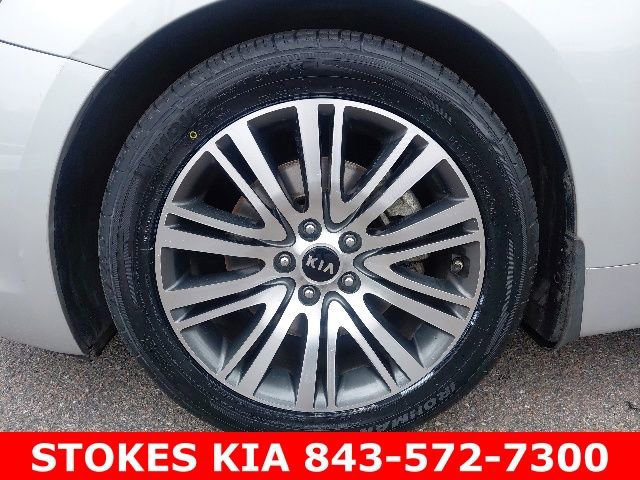Used 2016 Kia Cadenza FWD image 10