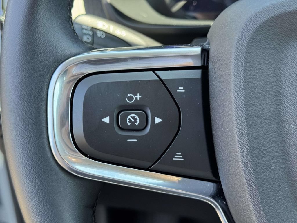 Certified 2026 Volvo XC40 B5 Plus w/ Protection Package Premier AWD/4WD image 22