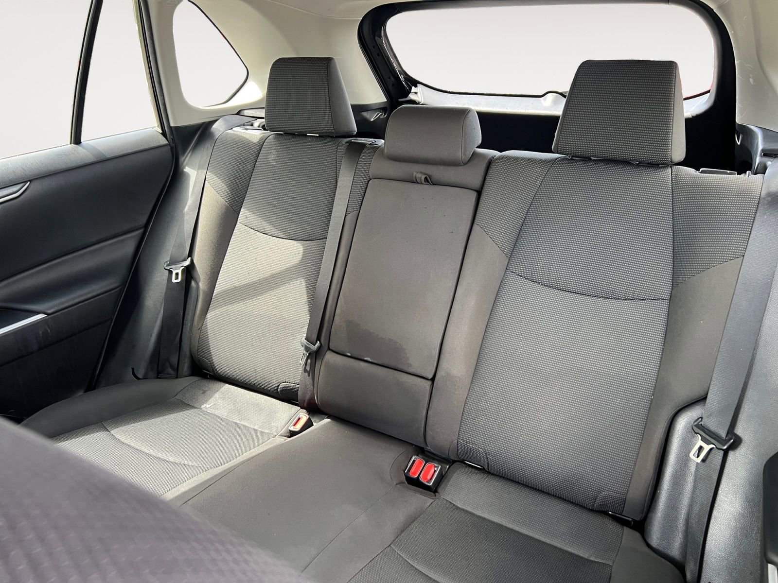 Used 2022 Toyota RAV4 LE AWD/4WD image 13