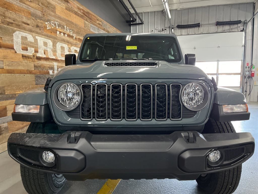 New 2026 Jeep Gladiator Sport AWD/4WD image 7