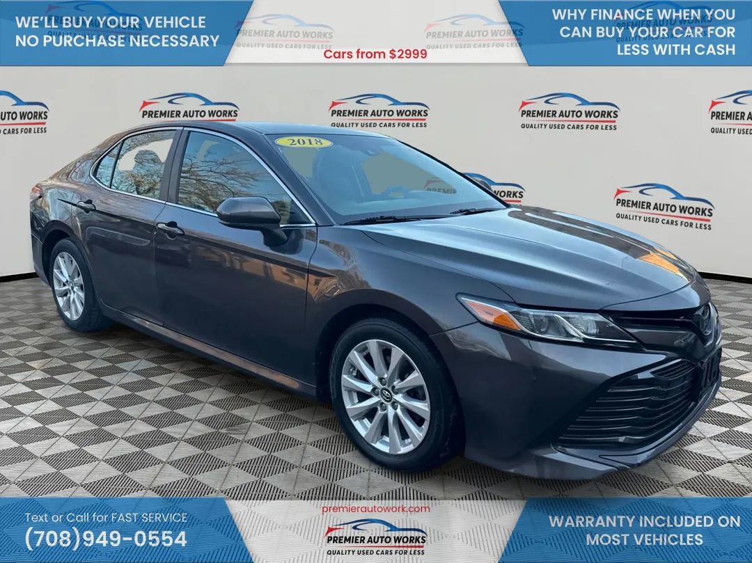 Used 2018 Toyota Camry LE image 3