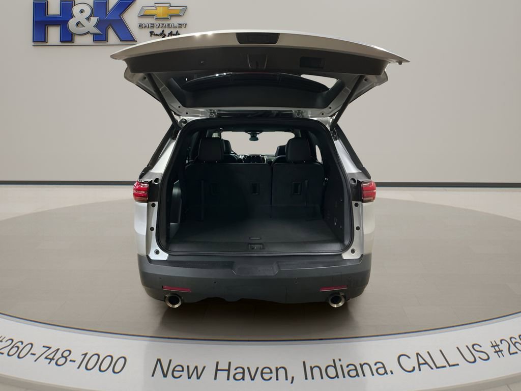 Used 2022 Chevrolet Traverse RS w/ LPO, "Hit The Road" Package image 7