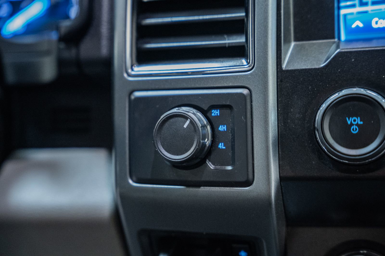 Certified 2021 Ford F250 XLT w/ XLT Premium Package image 32