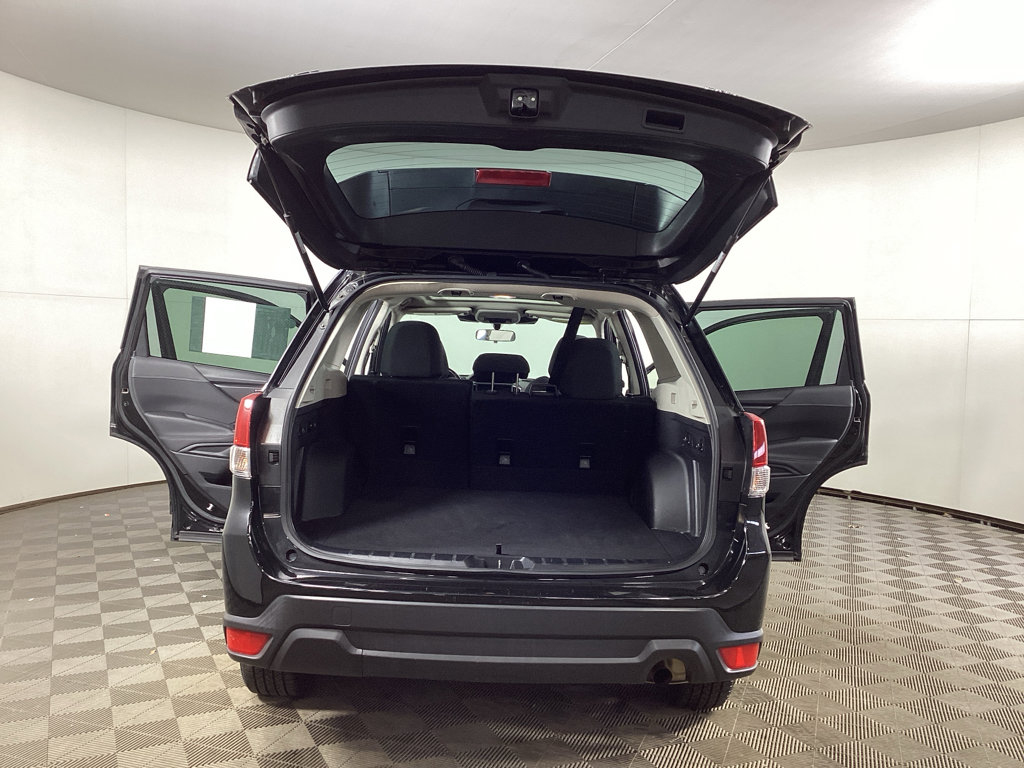 Used 2023 Subaru Forester Premium image 10