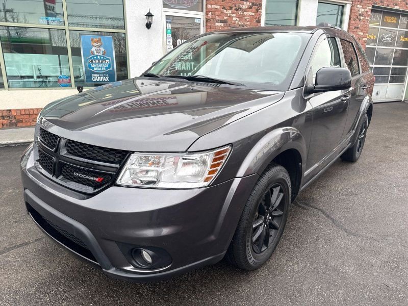 Used 2019 Dodge Journey SE w/ Blacktop Package image 1