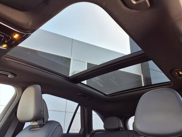 Used 2025 Mercedes-Benz GLC 300 image 15