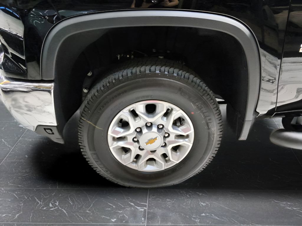 Used 2026 Chevrolet Silverado 2500 LT w/ All Star Edition AWD/4WD image 7