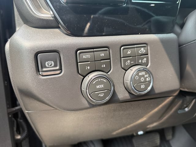 Used 2024 GMC Sierra 1500 AT4 w/ Technology Package AWD/4WD image 31
