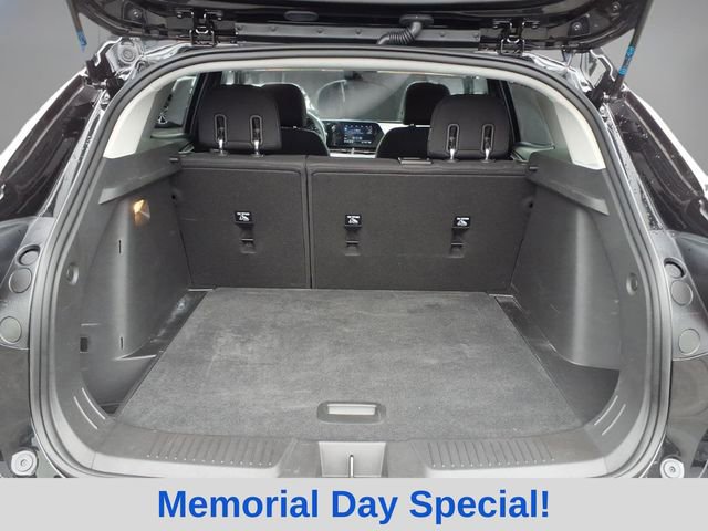 Used 2025 Chevrolet Trax LS w/ LS Convenience Package FWD image 11