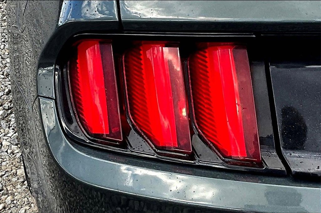 Used 2016 Ford Mustang Premium image 24