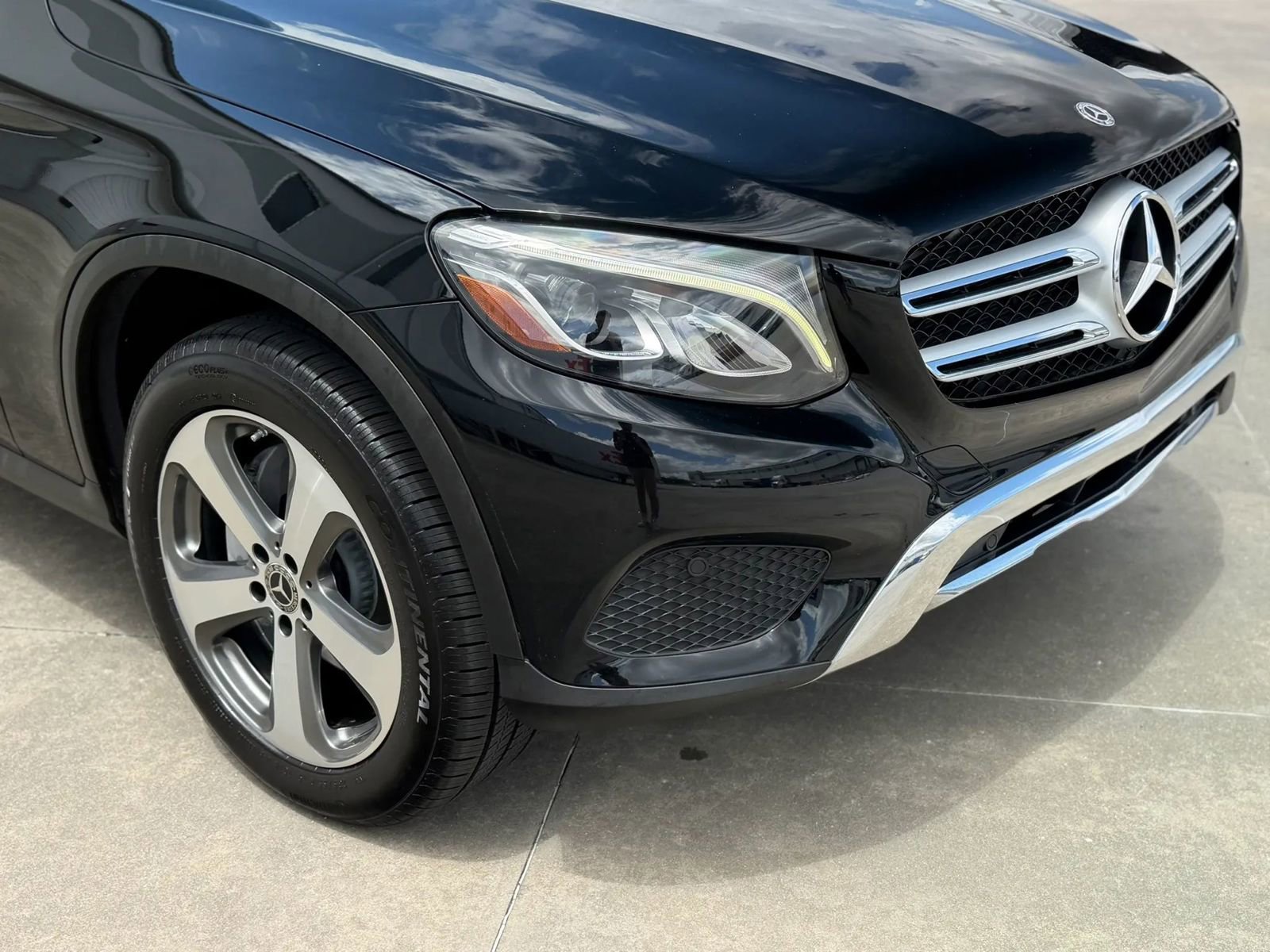 Used 2019 Mercedes-Benz GLC 300 w/ Premium Package image 5