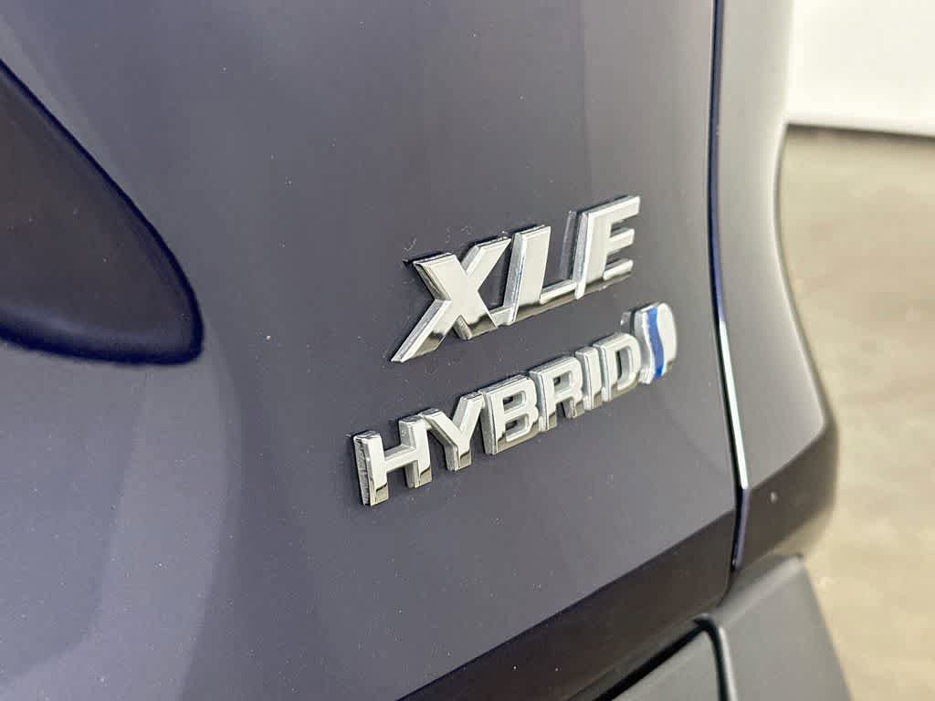 Used 2021 Toyota RAV4 XLE Premium AWD/4WD image 7