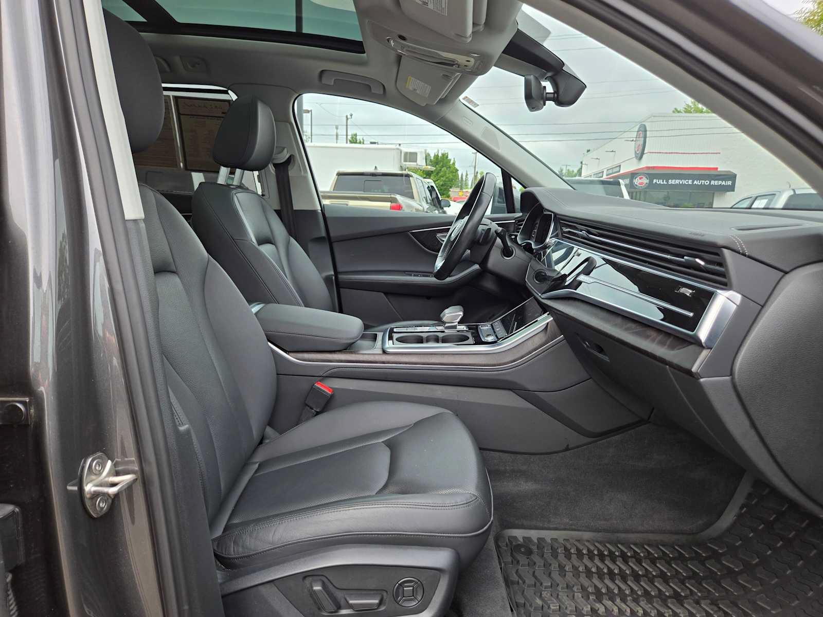Used 2023 Audi Q7 2.0T Premium Plus w/ Premium Plus Package AWD/4WD image 13