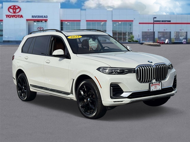 Used 2022 BMW X7 xDrive40i w/ Cold Weather Package image 2