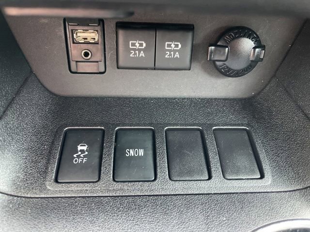 Used 2017 Toyota Highlander XLE FWD image 17