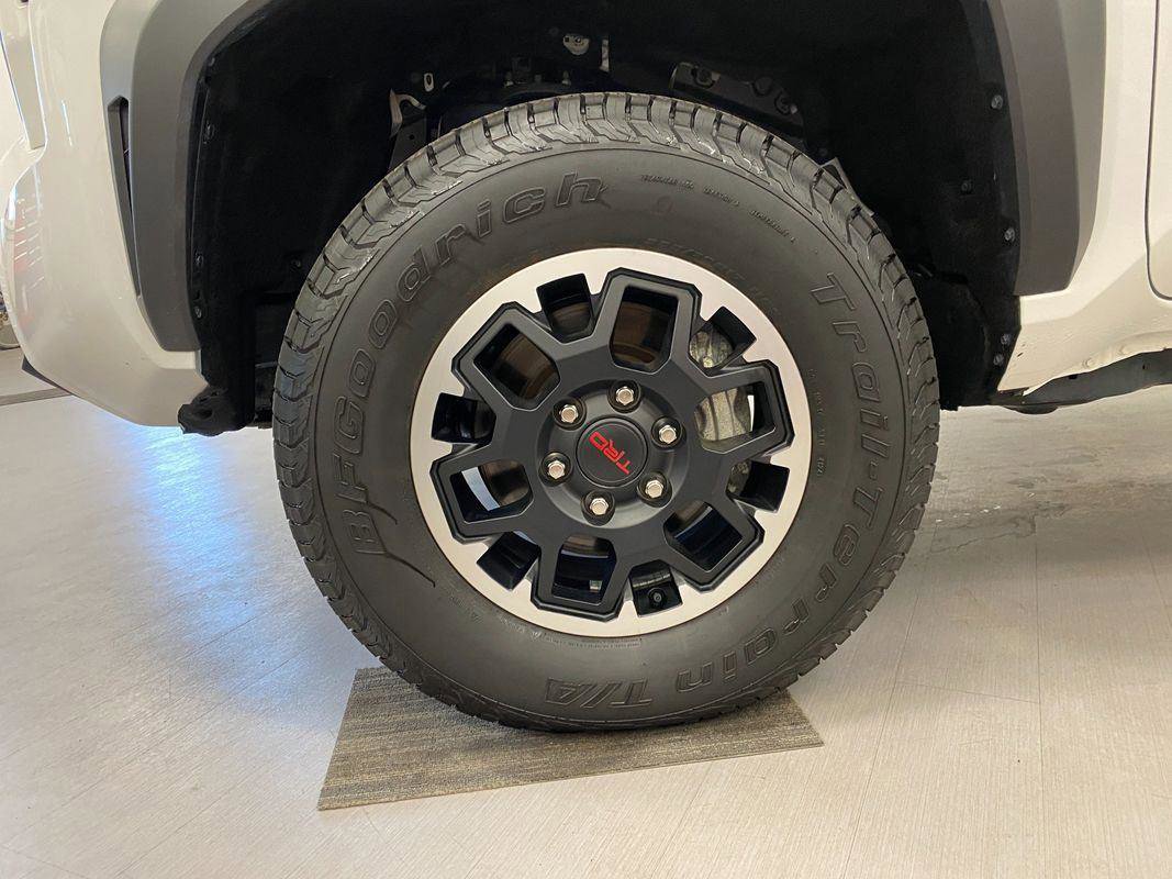 Used 2025 Toyota Tacoma TRD Off-Road image 17