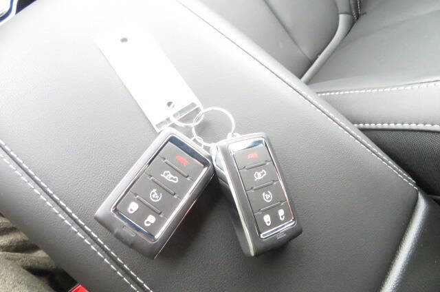 New 2025 Jeep Grand Cherokee L Limited w/ Trailer Tow Package image 30